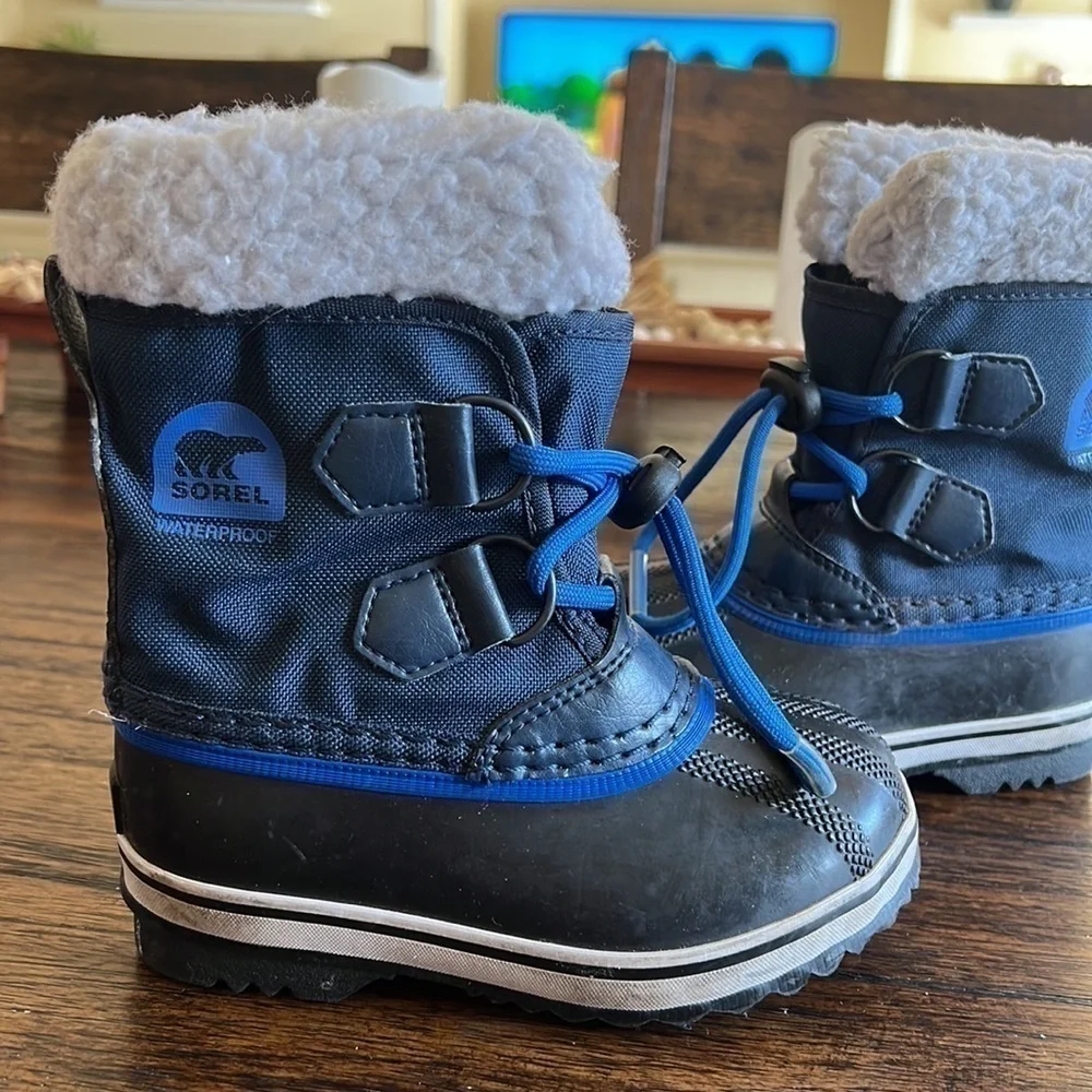 SOREL CHILDREN'S NYLON BOOT | Collegiate Navy, Super Blue | size 9